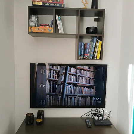 Botanique - Cozy With Free Bottle Of Wine