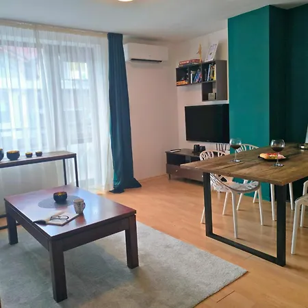 Appartamento Botanique - Spacious 1br, Terrace, Free Parking
